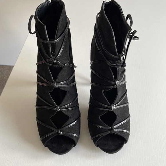 Black Lace Up Heels Faux Suede with Faux Leather Accents Runs 1/2 size big - Picture 5 of 5